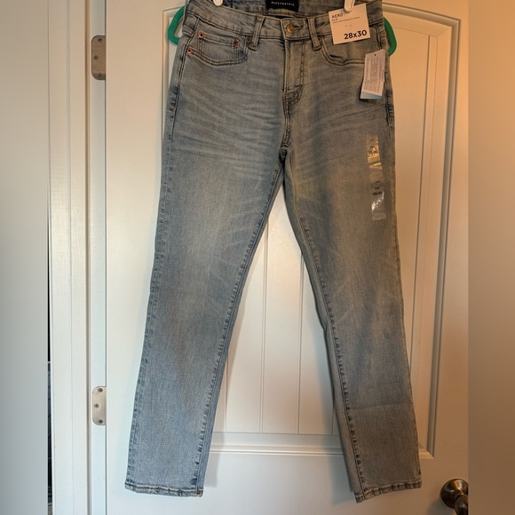 Aeropostale Men’s Light Wash Slim Premium Max Stretch Jean - Picture 6 of 10